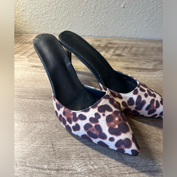 Cheetah Print kitten heel - Picture 2 of 2